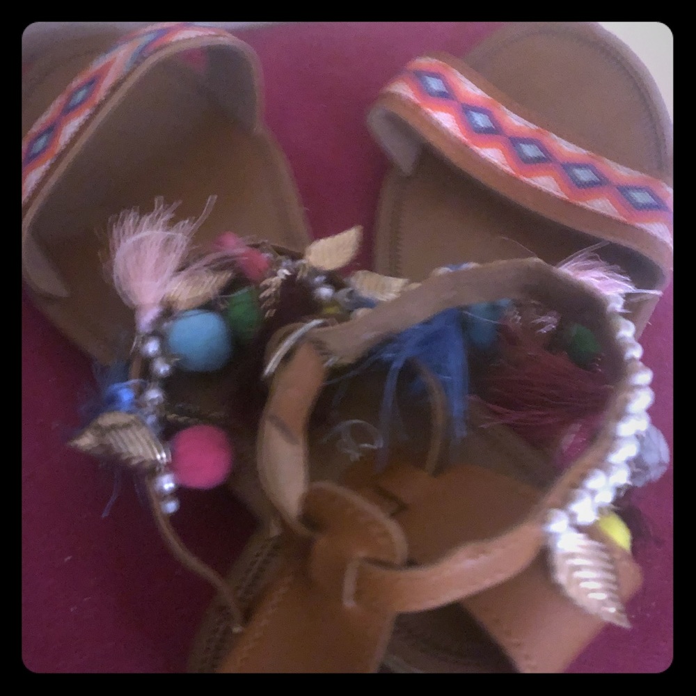 Refresh pearl & colorful tassels sandals